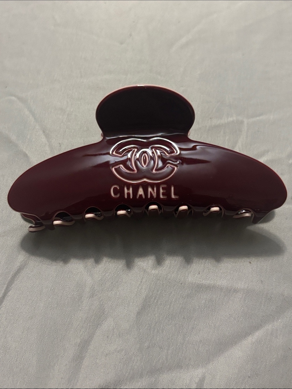 CHANEL Burgundy Glossy CC Logo Hair Claw Clip